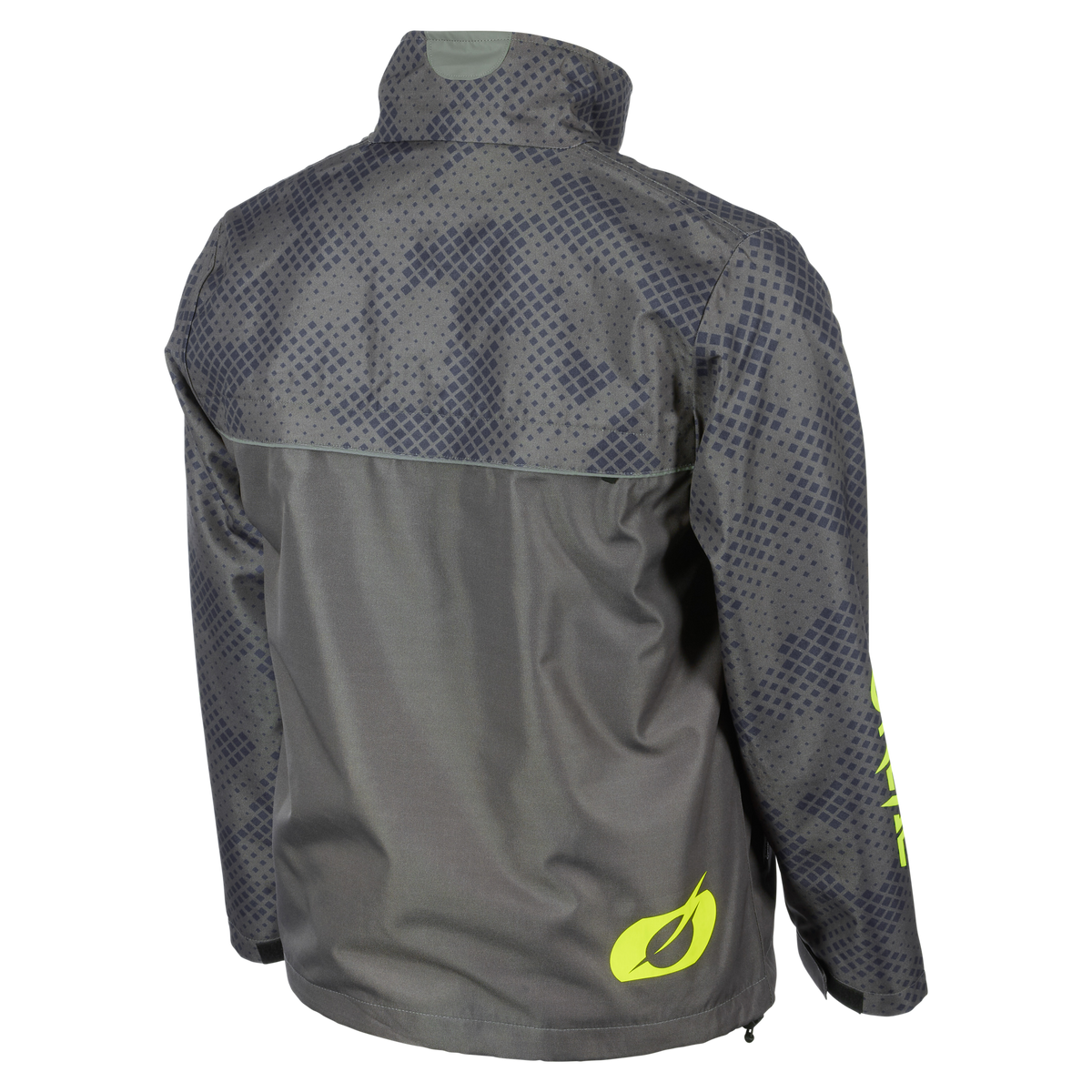 Die O'NEAL SHORE Regenjacke ist eine dunkelgraue MTB-Jacke mit einem geometrischen Muster auf dem oberen Rücken und den Ärmeln, einem neongelben Logo auf dem unteren Rücken und einem passenden neonfarbenen Text auf dem linken Ärmel. Verfügt über einen hohen Kragen und ist von hinten gezeigt.