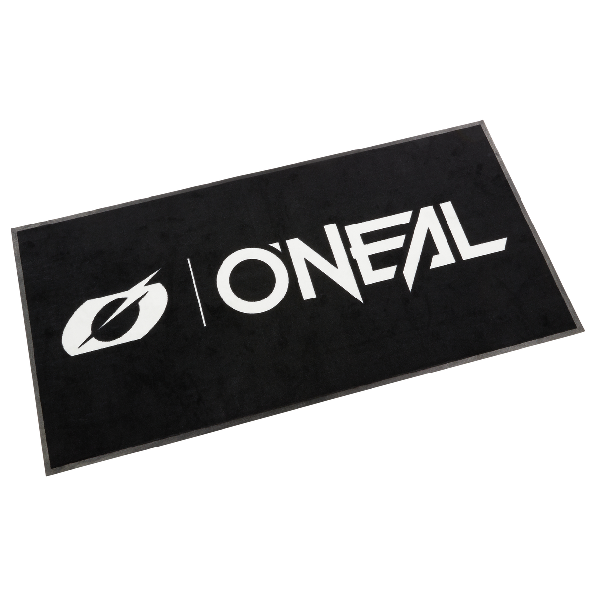 Il tappeto O'NEAL è un tappeto nero rettangolare con la scritta "O'NEAL" e il logo "O" stilizzato in grassetto al centro.