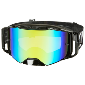Un paio di occhiali O'NEAL B-55 CRAM con montatura nera, ampia lente riflettente nei toni del giallo, blu e verde, protezione UV e cinturino elastico nero regolabile.