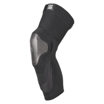 Der O'NEAL DIRT FLX Hybrid Knee von O'NEAL Europe ist ein schwarzer Knieschutz mit harter Frontschale, dehnbarem Gewebe um Knie und Oberschenkel und Level-2-Schutz für den Einsatz beim Sport oder bei Verletzungen.