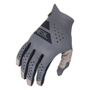 Le gant O'NEAL PIN IT Slip on Glove est un gant de vélo à doigts complets gris et noir avec un design géométrique, une ventilation perforée, des bouts d'index et de majeur renforcés et le logo O'NEAL sur le dos de la main.