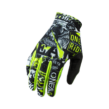 Der O'NEAL MATRIX Handschuh Kinder ATTACK ist ein schwarzer Kinderhandschuh mit neongelben Akzenten und dynamischen Motiven, darunter ein Adler und die Worte "ONE", "FILTH" und "FURY" - die ideale Motorsport-Ausrüstung von O'NEAL.
