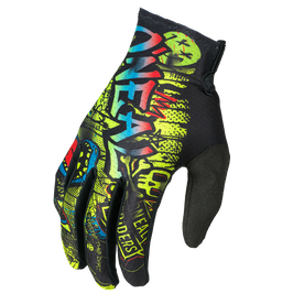 Le O'NEAL MATRIX Youth Glove RANCID de O'NEAL a une paume noire et des graphismes de graffiti voyants en jaune, vert, bleu et rouge avec des inscriptions en gras pour un look plein de vie.