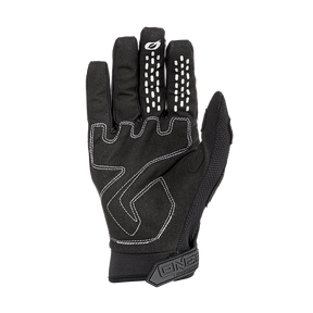 Le gant O'NEAL HARDWEAR IRON est un gant O'NEAL noir avec des coutures blanches, des points de préhension blancs sur les doigts et une fermeture velcro au poignet - parfait comme gant de VTT - avec la paume vers l'avant.
