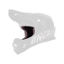 Der O'NEAL Liner & Cheek Pads 3SRS Helm ist ein schwarzer Motocross-Helm mit Visier, gepolsterter Innenausstattung und einem auffälligen weißen "O'NEAL"-Schriftzug an der Seite.