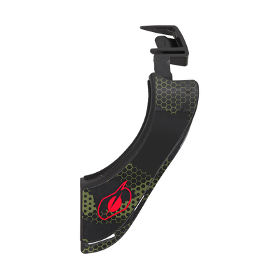 Il Neckbrace TRON O'NEAL Left-Hand Side Part ha un design nero curvo con un motivo a nido d'ape verde e un logo rosso sulla parte anteriore e offre un supporto protettivo agli atleti.