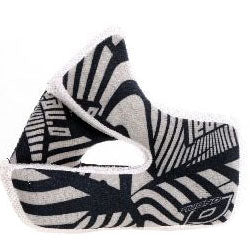 The O'NEAL 7SRS EVO helmet cheek pad from O'NEAL features a black and white geometric and leaf-like pattern, a contoured shape and an ear cut-out for a snug fit.