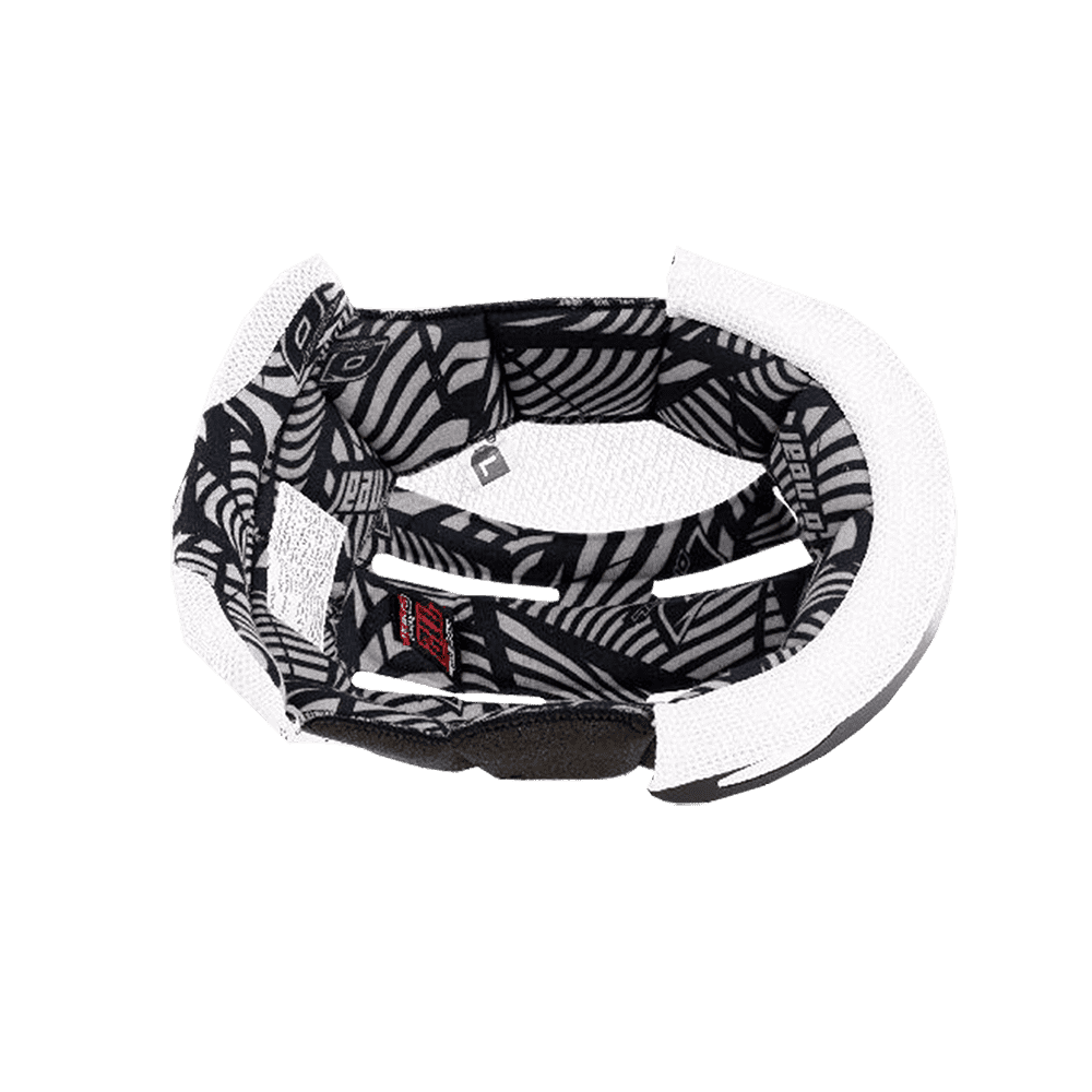 Der O'NEAL Liner 7SRS EVO Helm von O'NEAL hat ein schwarz-weißes geometrisches Muster, das von oben gezeigt wird und die Innenpolsterung und Stoffdetails hervorhebt.