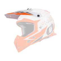 El casco O'NEAL Visor 5SRS TRACE de O'NEAL presenta una combinación de colores blanco y naranja con detalles en negro, aberturas de ventilación, una gran visera y gráficos laterales estilizados sobre un fondo monocromo.
