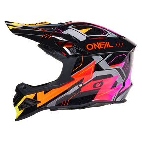 El casco O'NEAL F-SRS CRUX se caracteriza por un vibrante diseño geométrico en negro, naranja, amarillo, rosa y morado con el logotipo O'NEAL en el lateral y una gran visera para protegerte durante la práctica de deportes al aire libre.