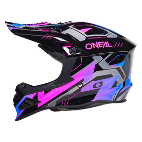 El Casco O'NEAL F-SRS CRUX es un casco de motocross con un diseño geométrico en negro, morado, azul y rosa, visera completa y el logotipo "O'NEAL" en el lateral.