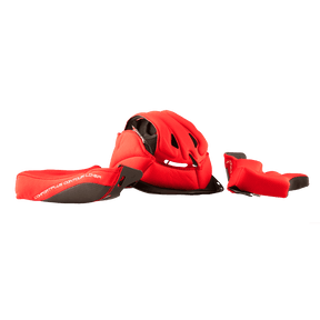 Der O'NEAL Liner & Cheek Pads CHALLENGER Helm, in rot mit schwarzen Belüftungslöchern, ist auf weißem Hintergrund zusammen mit zwei passenden roten und schwarzen gepolsterten Accessoires abgebildet.
