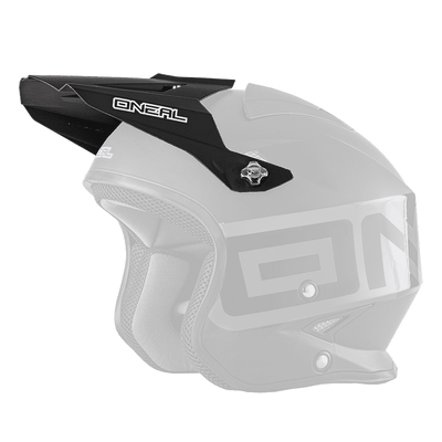 L'O'NEAL Visor SLAT Helmet Solid è un casco da moto off-road di colore nero opaco con visiera, imbottitura ventilata e un marchio di grande impatto mostrato lateralmente su uno sfondo trasparente.