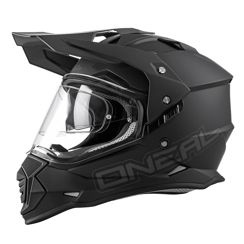 Der O'NEAL SIERRA Helm FLAT ist ein mattschwarzer Motocross-Helm mit klarem Visier, kantigen Belüftungsöffnungen, scharfer Visierspitze, strukturierten Details, "O'NEAL"-Branding und einer Technik, die sich an den Sicherheitsstandards des Premium-Fahrradhelms orientiert.