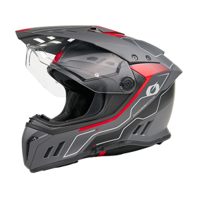 Casco de moto O'NEAL Sierra RS ECHO negro y rojo con orificios de ventilación aerodinámicos, visera transparente y sensor Quin Smart Safety opcional, sobre fondo blanco.