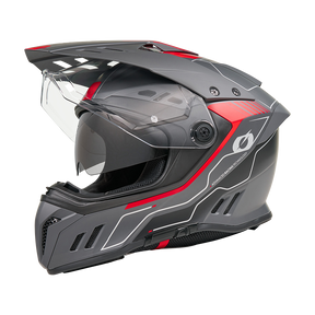 El casco O'NEAL Sierra RS ECHO es un casco de moto gris mate con detalles en rojo y blanco, visera transparente, aberturas de ventilación, diseño aerodinámico y sensor Quin Smart Safety sobre fondo blanco.