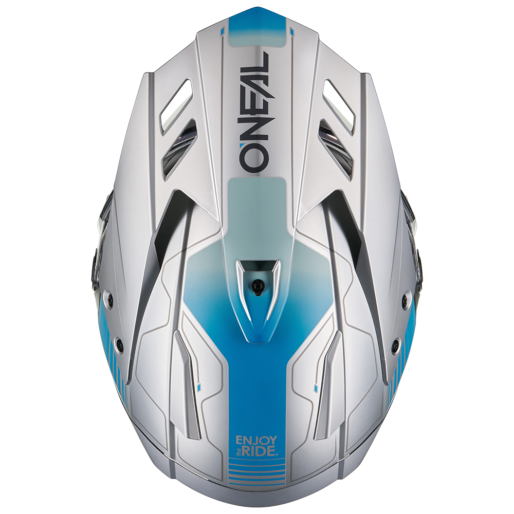 Draufsicht auf den weiß-blauen O'NEAL SIERRA RS Helm ECHO mit eckigen Lüftungsöffnungen, gekennzeichnet mit "ONEAL" und "ENJOY 2 RIDE", kompatibel mit dem Quin Smart Safety Sensor.