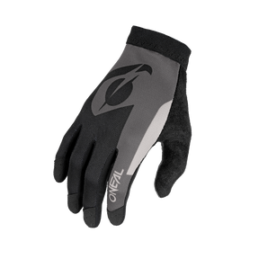 El guante O'NEAL AMX Nanofront ALTITUDE es un guante negro y gris con palmas y dedos reforzados y el logotipo de O'NEAL. Se ha desarrollado para un buen ajuste y es ideal para ciclistas como el campeón del mundo de DH Greg Minnaar.