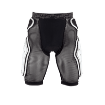 Die O'NEAL KAMIKAZE Short ist eine schwarz-weiß gepolsterte Short mit Mesh-Einsätzen und harter Seitenpolsterung von O'NEAL, die für den Sport oder das Radfahren entwickelt wurde, dargestellt auf einem transparenten Hintergrund.