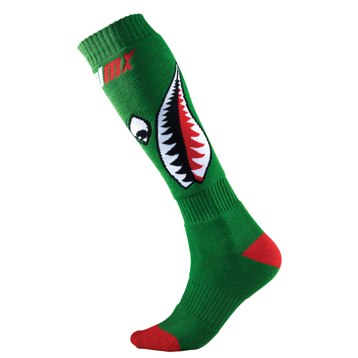 Il calzino O'NEAL Pro MX BOMBER di O'NEAL è un calzino da mountain bike verde, alto fino al ginocchio, con accenti rossi sulla punta e sul tallone e la grafica di uno squalo con bocca aperta, denti aguzzi e un occhio bianco sul lato.