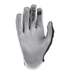 Ein grauer O'NEAL PODIUM Handschuh mit schwarzen Akzenten und O'NEAL-Logo, dargestellt mit der Handfläche nach unten auf schwarzem Hintergrund.