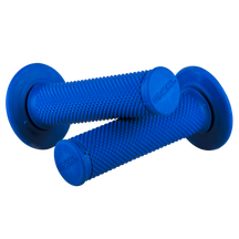 Ein Paar blaue O'NEAL MX Griffe DIAMOND Lenkergriffe mit ausgestellten Enden und "O'NEAL"-Prägung auf den Endkappen für sicheren Halt und verbessertes Fahrgefühl.