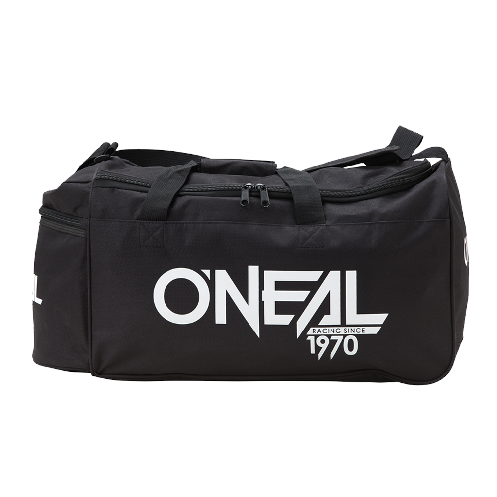 Die O'NEAL TX2000 Sporttasche ist eine schwarze Ausrüstungstasche mit zwei Henkeln, einem Schultergurt, mehreren Reißverschlüssen und einem auffälligen weißen "O'NEAL RACING SINCE 1970"-Schriftzug an der Seite.