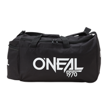 Die O'NEAL TX2000 Sporttasche ist eine schwarze Ausrüstungstasche mit zwei Henkeln, einem Schultergurt, mehreren Reißverschlüssen und einem auffälligen weißen "O'NEAL RACING SINCE 1970"-Schriftzug an der Seite.