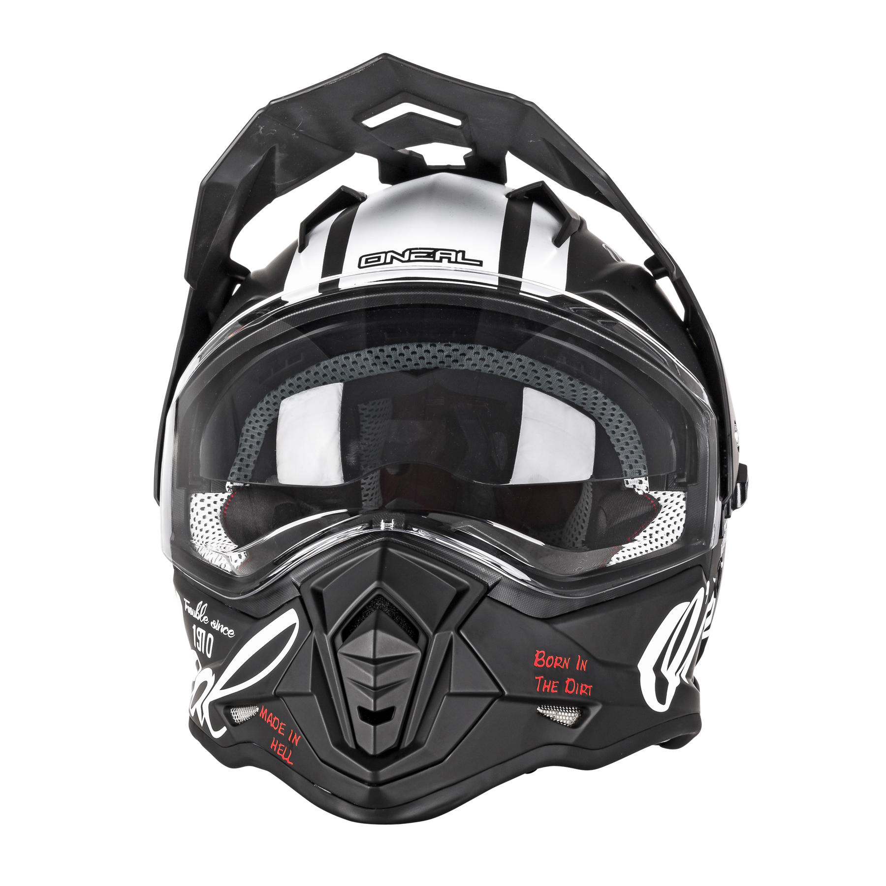 Der O'NEAL SIERRA Helm TORMENT ist ein schwarz-weißer Helm mit klarem Visier, Belüftungsöffnungen und dem roten Schriftzug "Born In The Dirt" und "Made In Hell" auf dem Kinn. Sein kantiges Design ist perfekt für raue Motocross-Abenteuer.