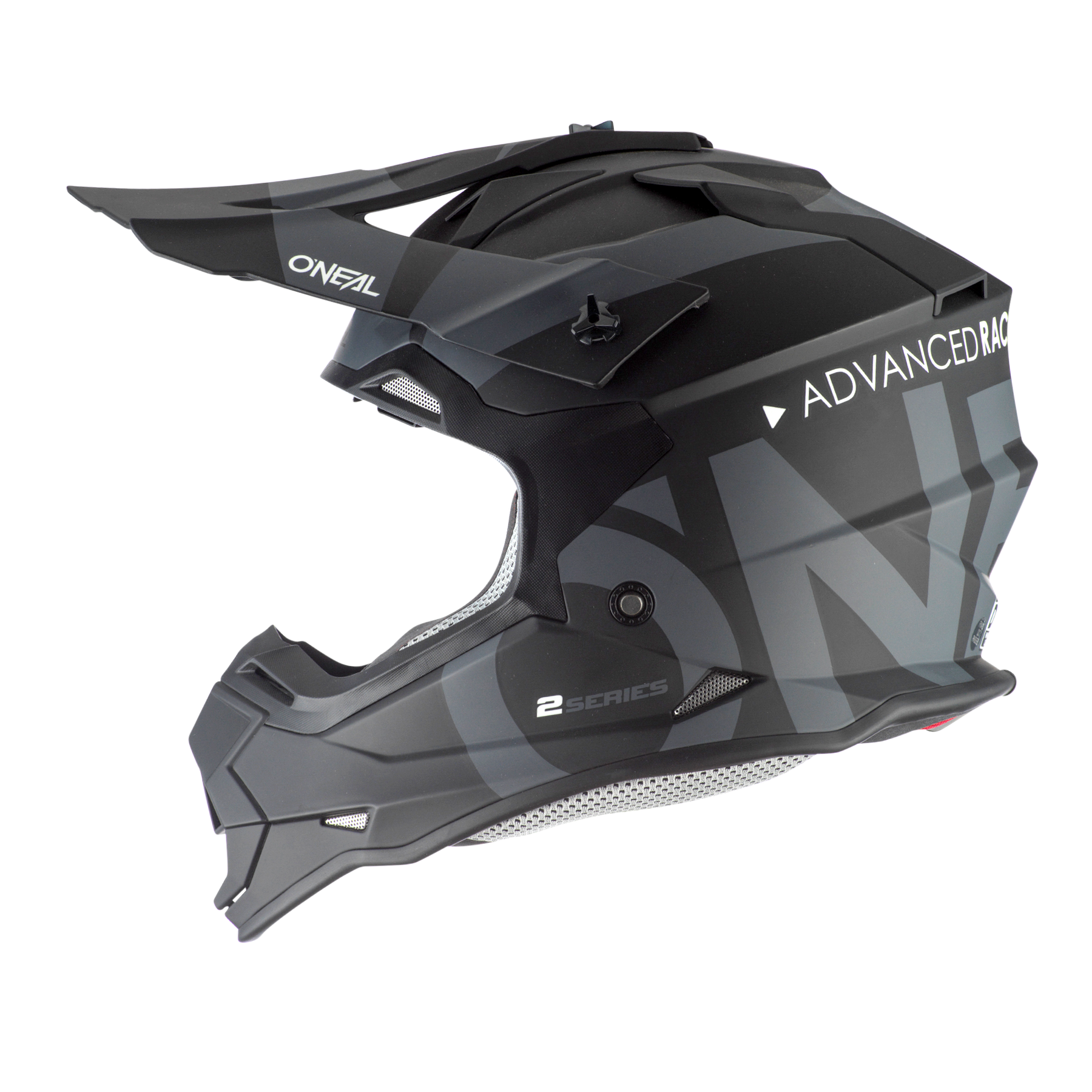Der O'NEAL 2SRS Helm SLICK ist ein mattschwarzer Motocross-Helm mit Visier, schlankem, kantigem Design und Belüftungsdetails - die ideale Ausrüstung für jeden Fahrer.
