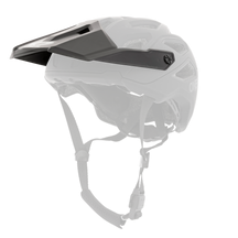 Der O'NEAL Visor PIKE Helmet SOLID ist ein mattschwarzer Fahrradhelm mit Visier, Belüftungslöchern und verstellbaren Riemen, der von der Seite auf weißem Hintergrund dargestellt wird.