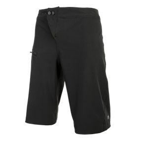 Gli O'NEAL Matrix Chamois Shorts neri hanno un design lungo fino al ginocchio, una chiusura a bottoni e una tasca laterale con zip - ideale per l'attrezzatura da MTB - su uno sfondo a tinta unita.