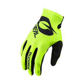 Der O'NEAL MATRIX Handschuh STACKED ist ein atmungsaktiver, neongelber Handschuh mit schwarzen Akzenten und "ENJOY RIDE"-Aufdruck, der mit perforiertem Gewebe und schwarzen Fingerspitzen für Komfort und Style sorgt.