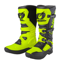 Las botas O'NEAL RSX son unas botas de motocross de color amarillo brillante y negro con correas reforzadas, hebillas, placas protectoras, suelas robustas y el logotipo de O'NEAL en la parte delantera, ideales para uso todoterreno.