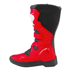 Lo stivale O'NEAL RSX è uno stivale da motocross alto di colore nero e rosso brillante con imbottitura protettiva, chiusure in velcro, suola testurizzata e logo grafico bianco sulla parte superiore anteriore.
