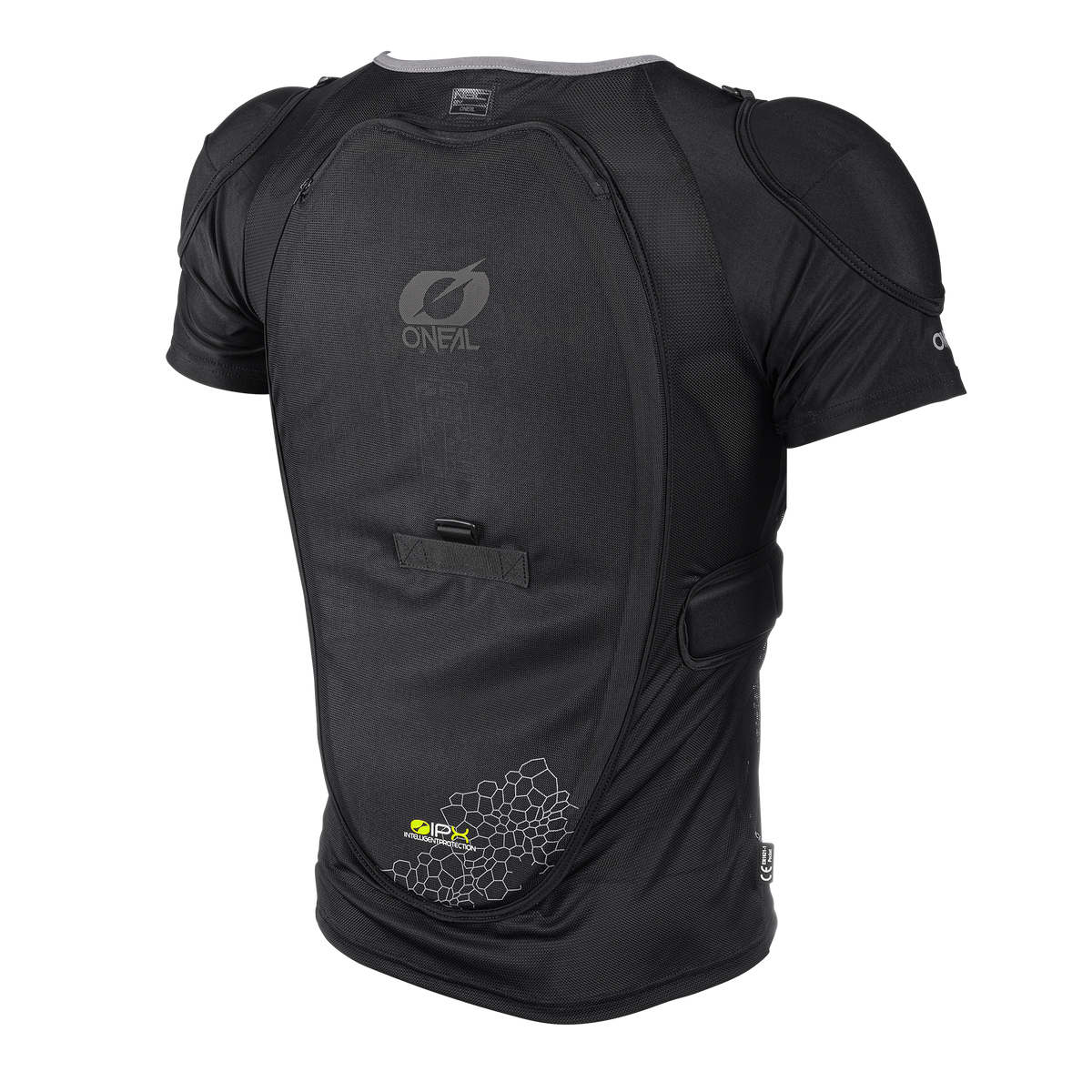 Das O'NEAL BP Protektoren Sleeve ist ein schwarzes Kurzarm-Shirt mit gepolsterten Schultern, Rücken und Seiten, mit einem sechseckigen Muster im unteren Rückenbereich und dem O'Neal-Branding für zusätzlichen Schutz auf Ihrer Fahrt.