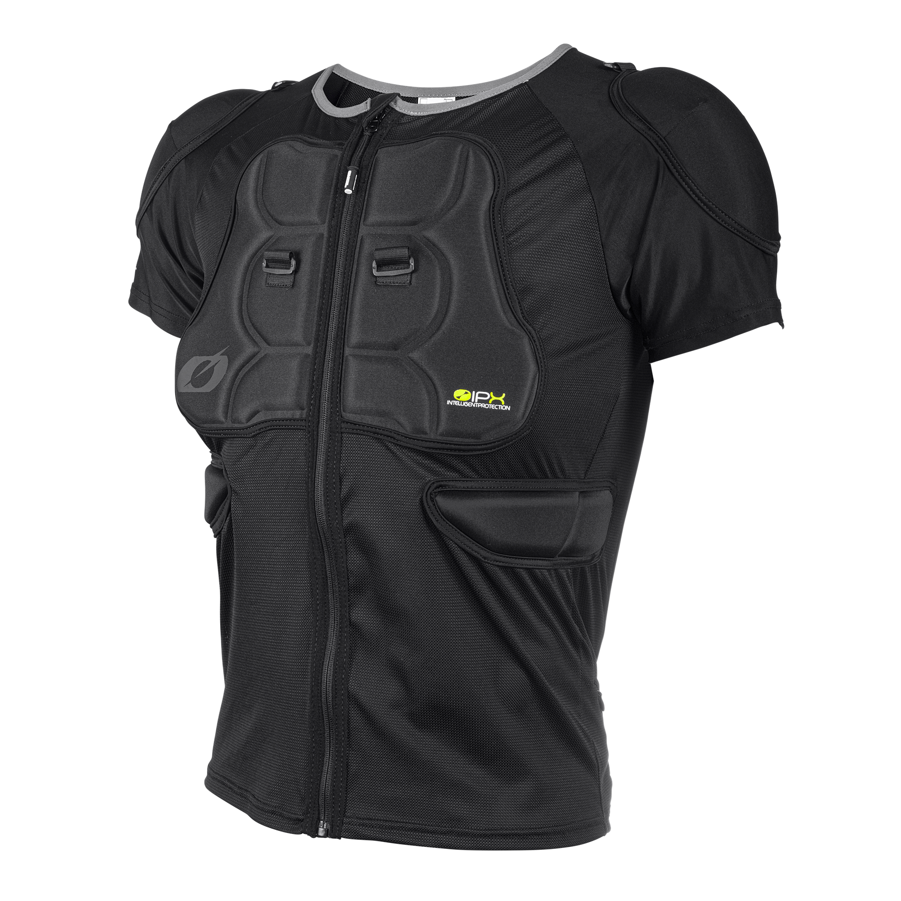 Das O'NEAL BP Protektoren Sleeve ist ein schwarzes, kurzärmeliges Protektorenshirt mit Brust-, Schulter- und Seitenpolsterung, einem Frontreißverschluss und einem kleinen gelb-weißen Logo auf der Vorderseite.