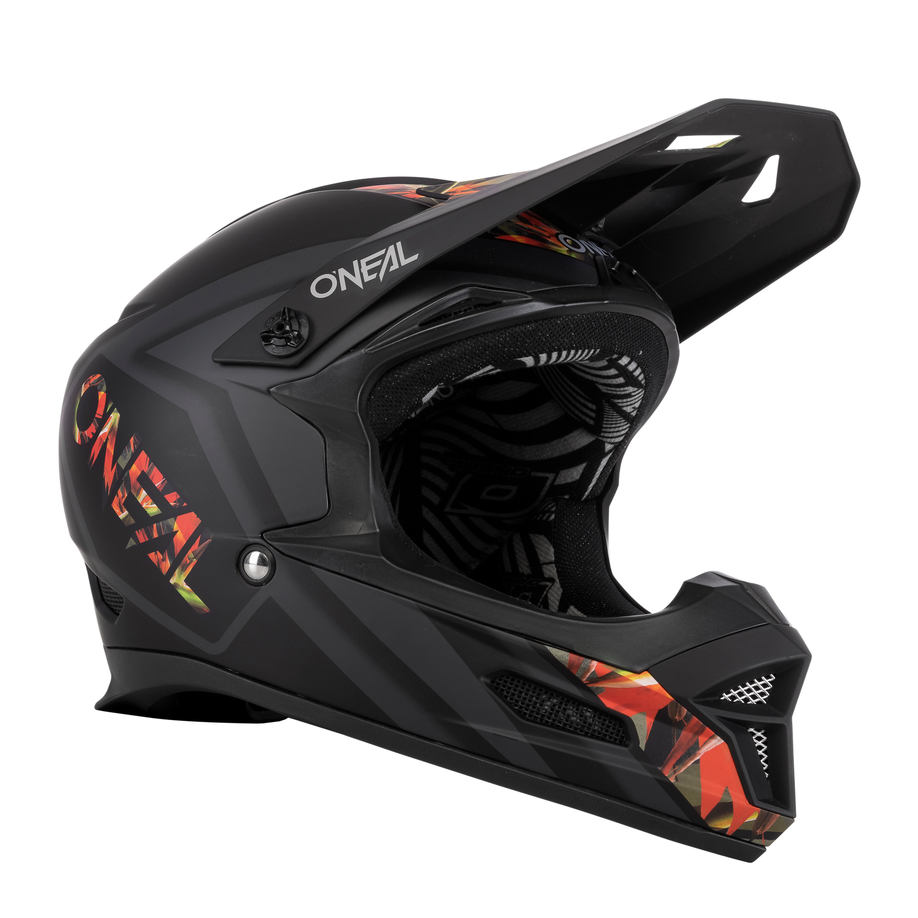 Der O'NEAL FURY Helm MAHALO ist ein schwarzer Motocross-Helm mit Visier, roten und orangefarbenen Grafiken an den Seiten und am Kinn und einem gemusterten Innenfutter - perfekt für Mountainbike-Fans.