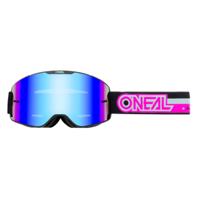 Gli occhiali da motocross O'NEAL B-20 goggles PROXY hanno una lente blu specchiata e un cinturino nero con il logo O'NEAL in rosa e bianco. Godono di un ampio campo visivo e di un design moderno e sportivo.
