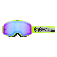 Die O'NEAL B-20 Brille PROXY in Neongelb verfügt über ein reflektierendes blaues Glas und ein schwarzes Band mit weißem und gelbem O'NEAL-Logo und bietet ein hervorragendes Sichtfeld für Motocross-Fans.