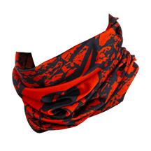 Der O'NEAL Nackenwärmer WALL ist eine rot-schwarze Halskrause mit auffälligen abstrakten Mustern, ideal für Mountainbike- oder Motocross-Abenteuer. Dieses vielseitige Accessoire von O'NEAL ist in lockeren, drapierten Lagen gefaltet und sorgt für Komfort und Stil.