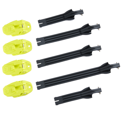 Vier O'NEAL RIDER PRO Boot Full Buckle/Strap Kits und vier schwarze Montageschienen, alle von O'NEAL, nebeneinander auf weißem Hintergrund angeordnet.