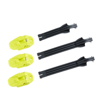Se muestran tres conjuntos completos de hebillas O'NEAL RIDER PRO Yout Boot uno al lado del otro, con clips de plástico amarillos y largos raíles estriados negros sobre fondo blanco.