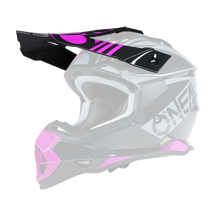 El Casco O'NEAL Visor 2SRS RUSH es un casco de motocross negro con llamativos motivos geométricos en rosa y gris, aberturas de ventilación, forro interior acolchado, visera y el logotipo O'NEAL en el lateral.