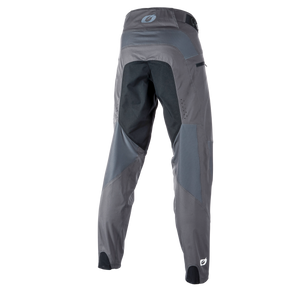 Pantaloni O'NEAL Legacy grigi e neri di O'NEAL nella parte posteriore con sedile e ginocchia rinforzati, fori di ventilazione e linguette regolabili in vita - ideali per gli atleti che si ispirano a Greg Minnaar.