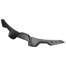 El casco O'NEAL Nose Guard M-SRS de O'NEAL tiene un diseño negro y anguloso con bordes afilados y recortes en forma de válvula para mejorar la protección y la aerodinámica.