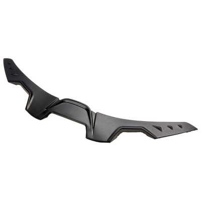 El casco O'NEAL Nose Guard M-SRS de O'NEAL tiene un diseño negro y anguloso con bordes afilados y recortes en forma de válvula para mejorar la protección y la aerodinámica.