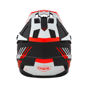 Der O'NEAL BACKFLIP Helm STRIKE, von hinten gesehen in Schwarz, Weiß und Rot mit geometrischen Mustern und Belüftungsöffnungen, bietet Stil und Schutz für Mountainbike-Fahrer.