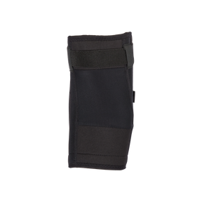 Bolsa rectangular de tela negra con costuras reforzadas y cierre de velcro en la parte superior, que se utiliza para guardar o proteger objetos como el protector para codos O'NEAL DIRT de O'NEAL.