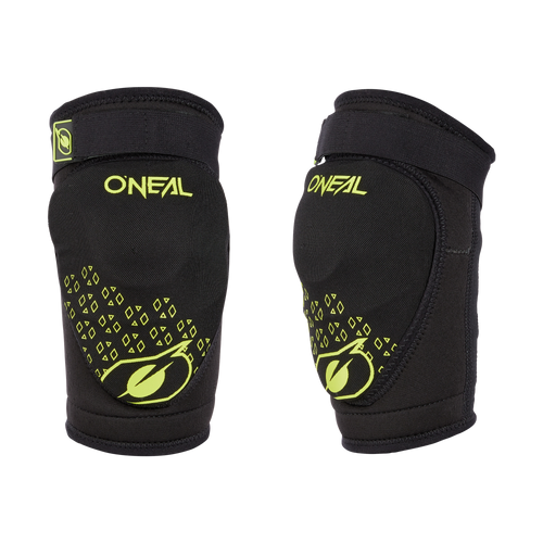 Ein Paar O'NEAL DIRT Knieschützer Kinder in Schwarz mit neongelben Logos und geometrischen Mustern, die optimalen Schutz und Komfort beim Sport oder im Freien bieten, abgebildet auf einem unifarbenen Hintergrund.